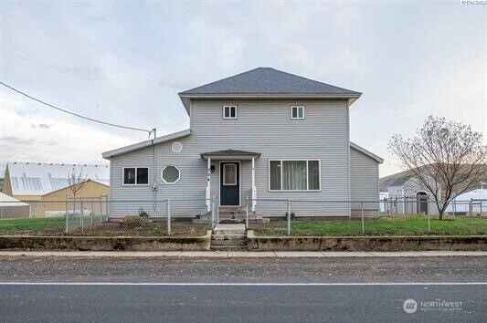 Property Photo:  304 E Second Street  WA 99348 