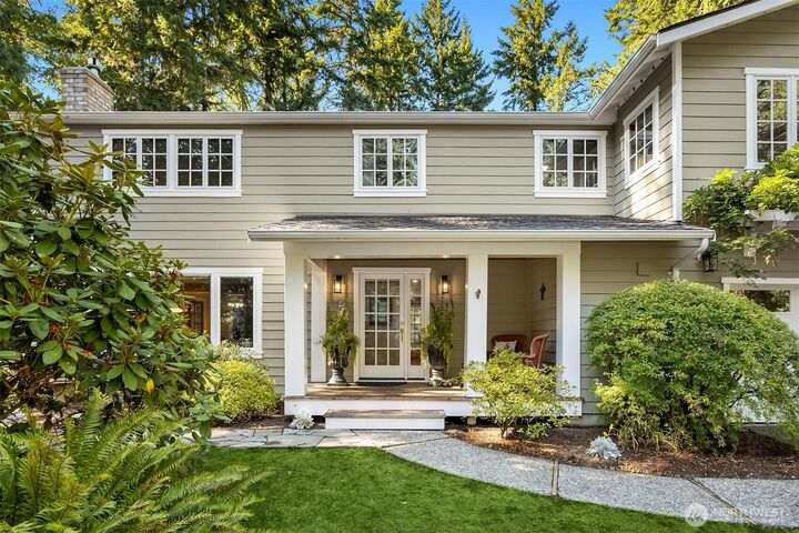 Property Photo:  8180 NE Blakely Heights Court  WA 98110 