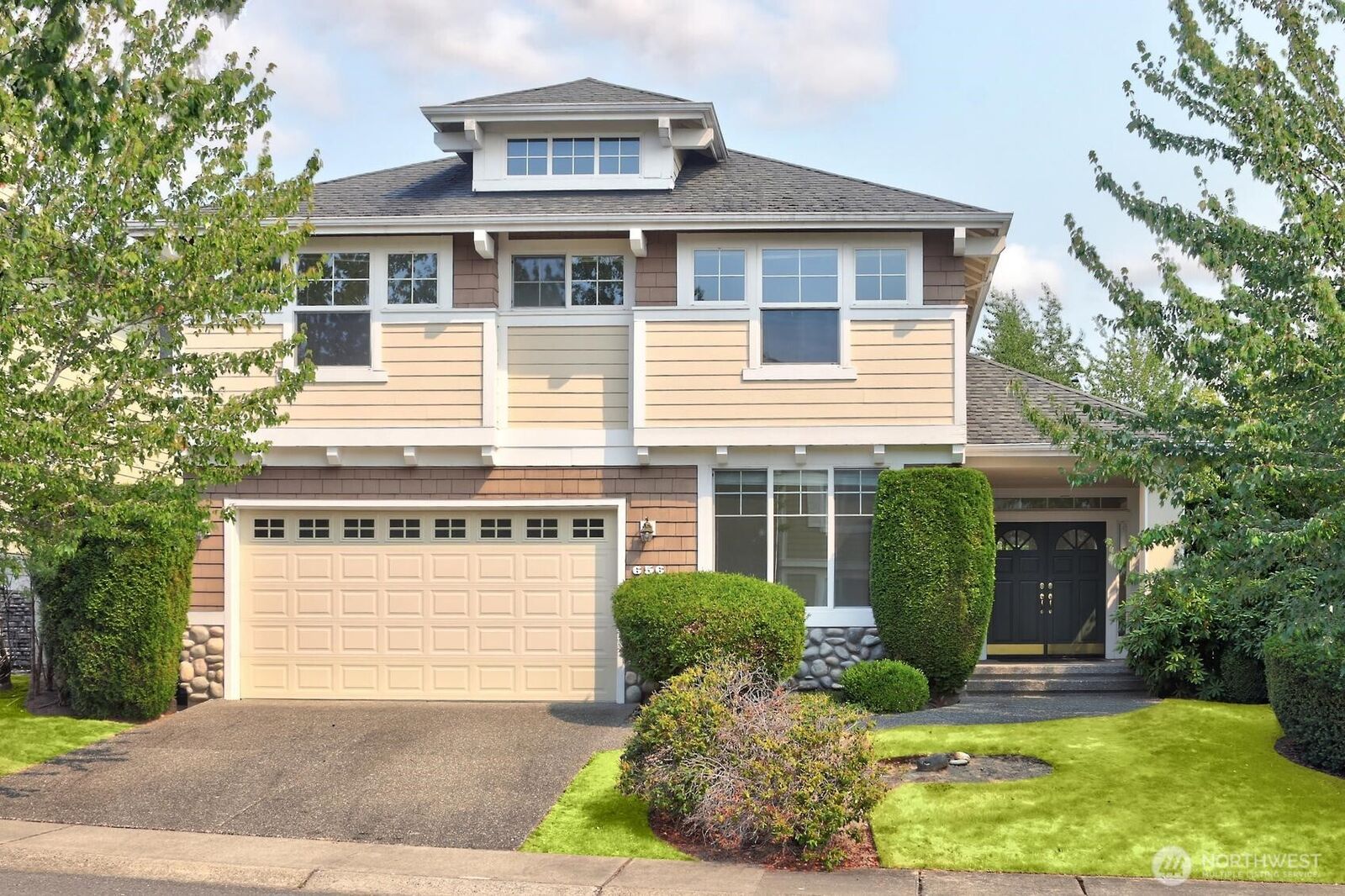 Property Photo:  656  237th Place SE  WA 98074 