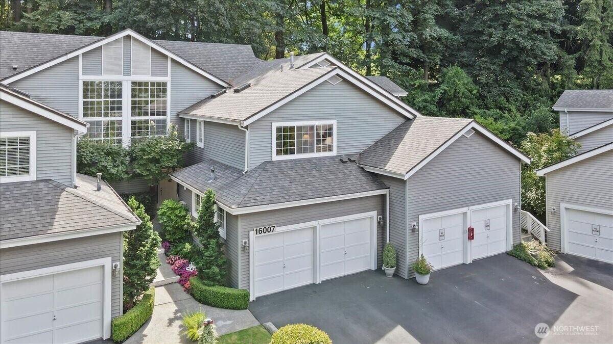 Property Photo: 16007 67th Lane NE 2 WA 98028