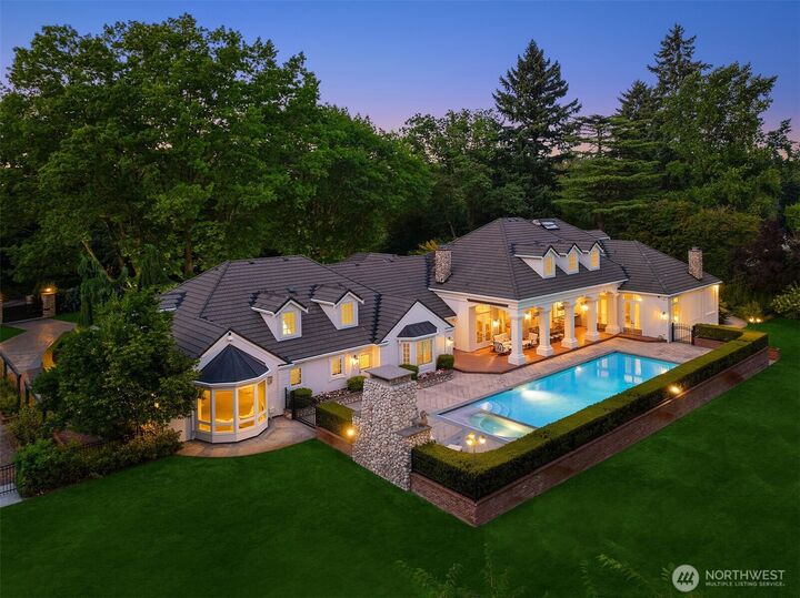 Property Photo:  4  Diamond S Ranch  WA 98004 