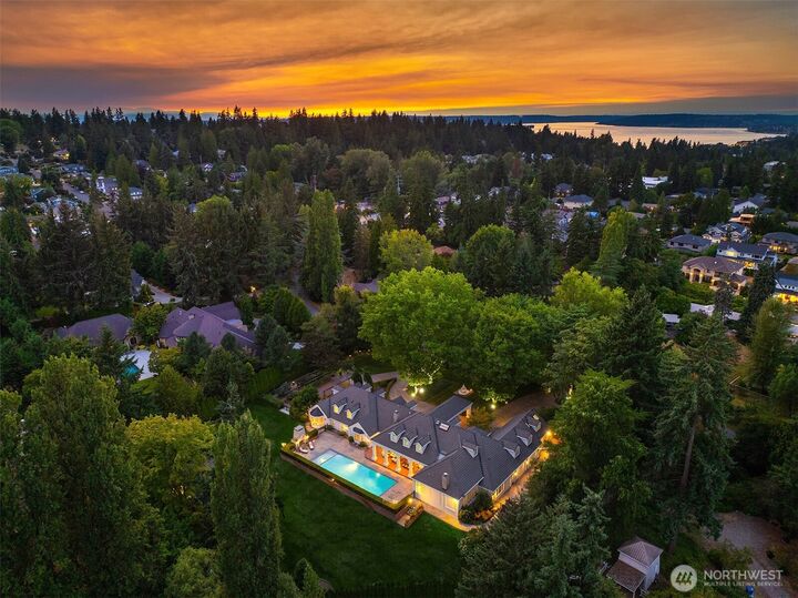 Property Photo: 4 Diamond S Ranch WA 98004