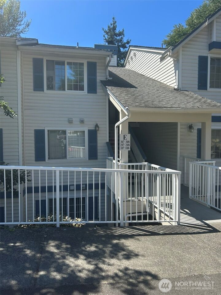 949  Aberdeen Avenue NE E-117  Renton WA 98056 photo