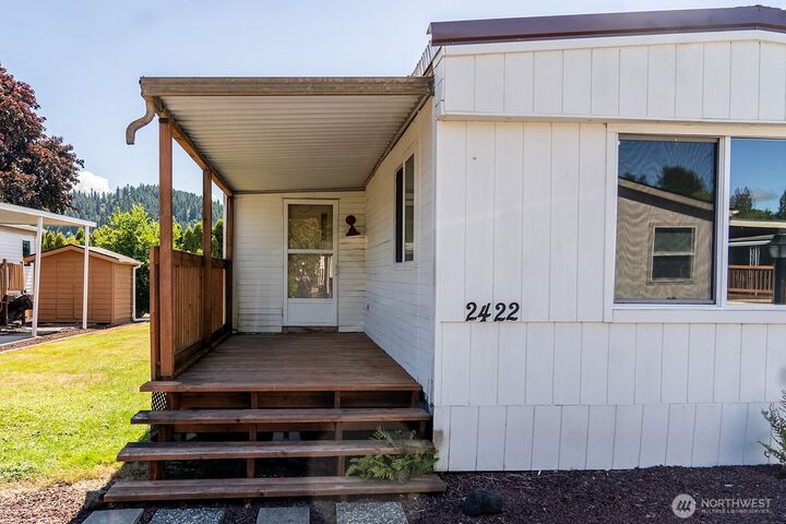 Property Photo: 2422 Mockingbird Lane WA 98626