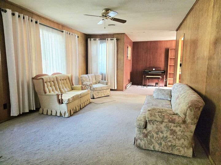 Property Photo: 405 Mulberry Street IN 47327