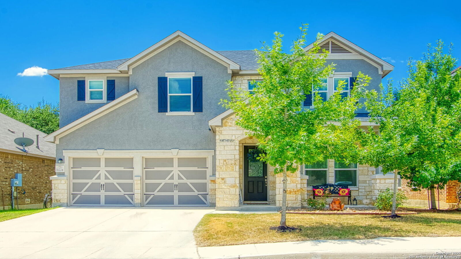 Property Photo:  11224 Hill Top Bend  TX 78023 