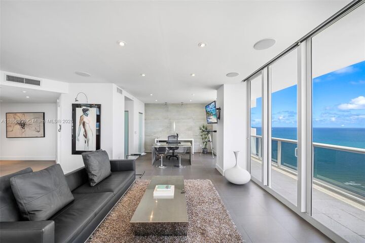 Property Photo:  4775 Collins Ave Ph4305  FL 33140 