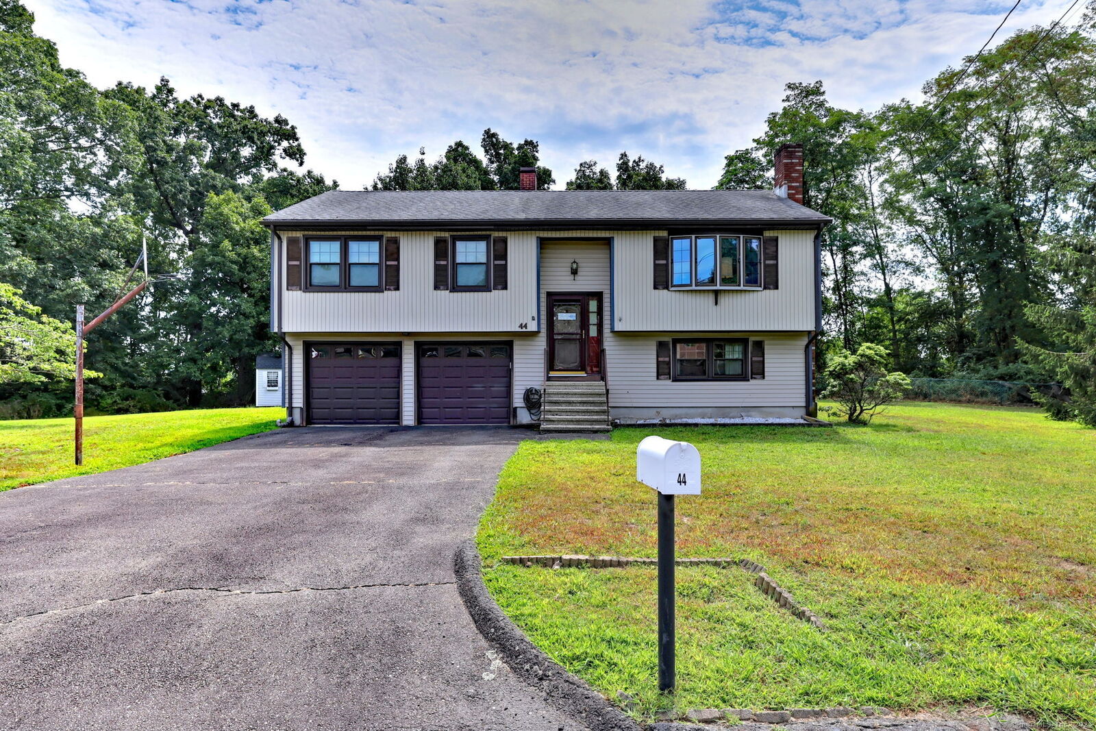 Property Photo:  44 Great Meadow Drive  CT 06460 