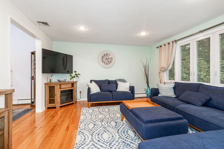 Property Photo:  27 Woodcrest Drive  CT 06712 