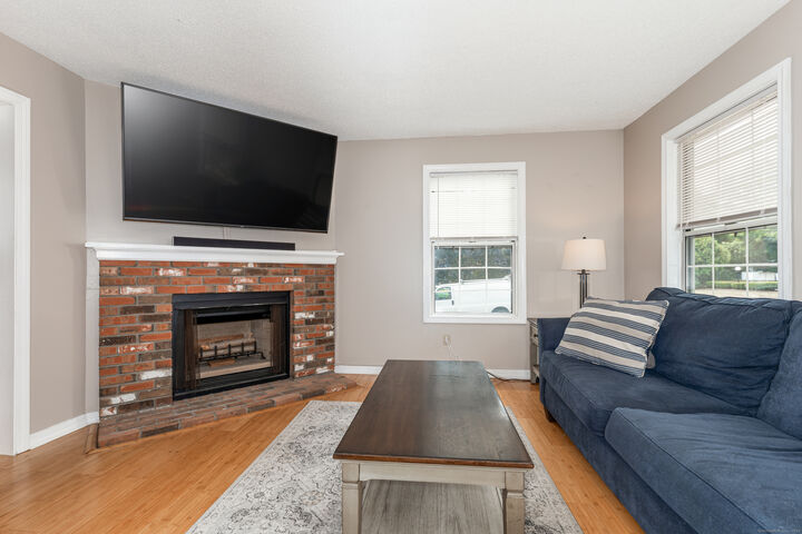 Property Photo:  140 Austin Ryer Lane 140  CT 06405 