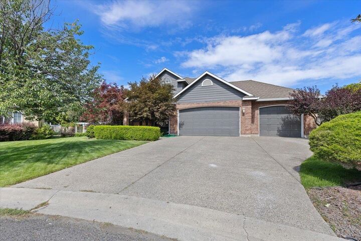 Property Photo:  4915 S Ashton Ct  WA 99223 