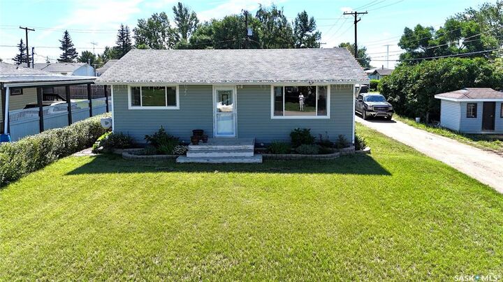 110 Stanley Street  Elbow SK S0H 1J0 photo