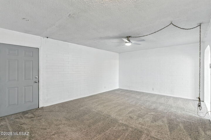 Property Photo:  1470 S Palo Verde Avenue J213  AZ 85713 