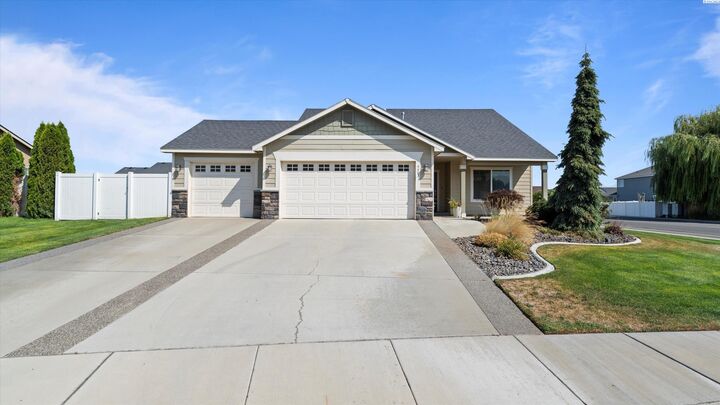 Property Photo:  4403 Monterey Dr  WA 99301 