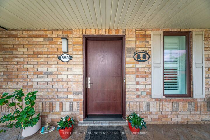 Property Photo:  5750 Churchill Meadows Boulevard  ON L5M 7A5 