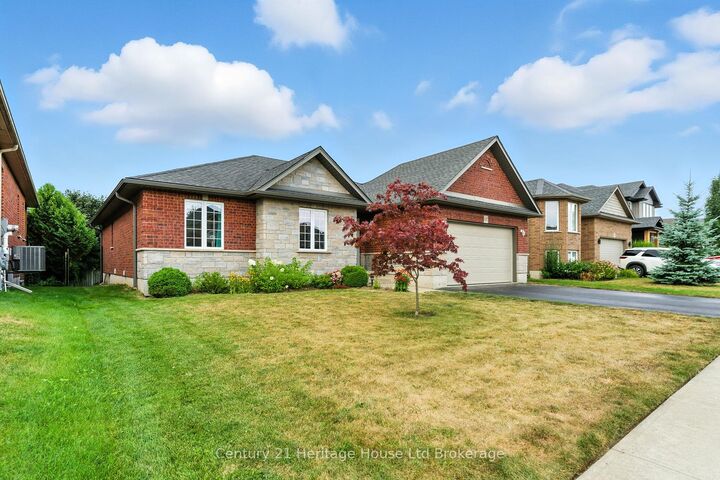 Property Photo: 107 Applewood Street ON N0J 1S0