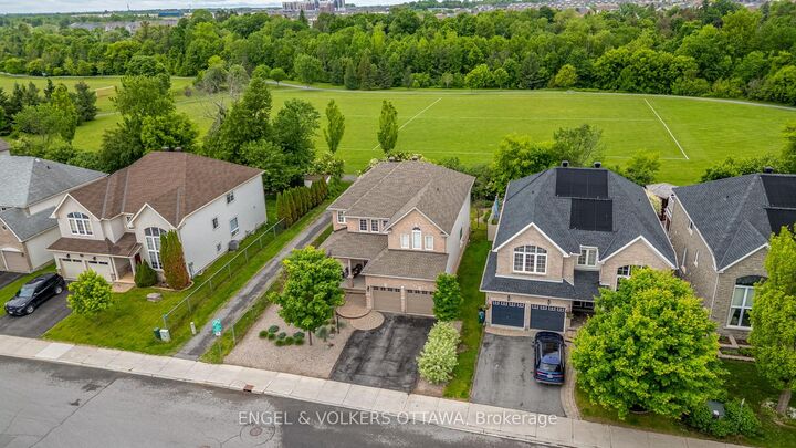 Photo de la propriété:  94 Riverstone Drive  ON K2J 5E3 