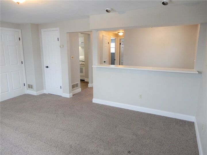 Property Photo:  317 W Grant Street 2  PA 15342 