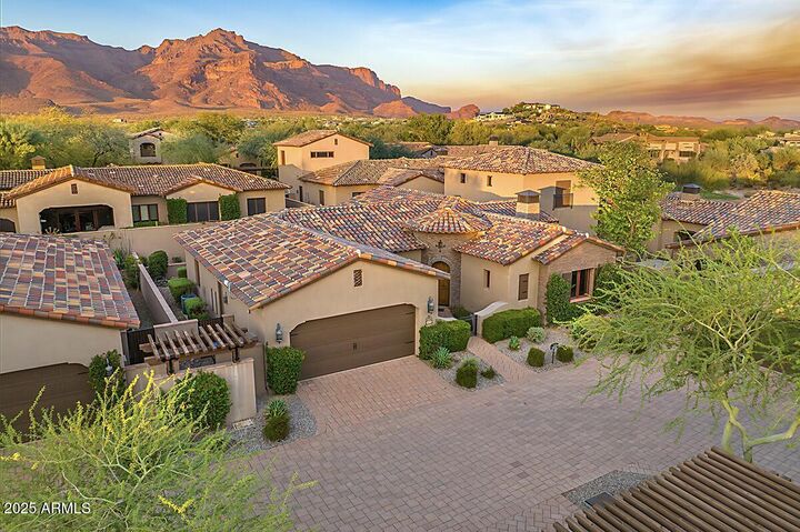 Property Photo: 3173 S Mulberry Court AZ 85118