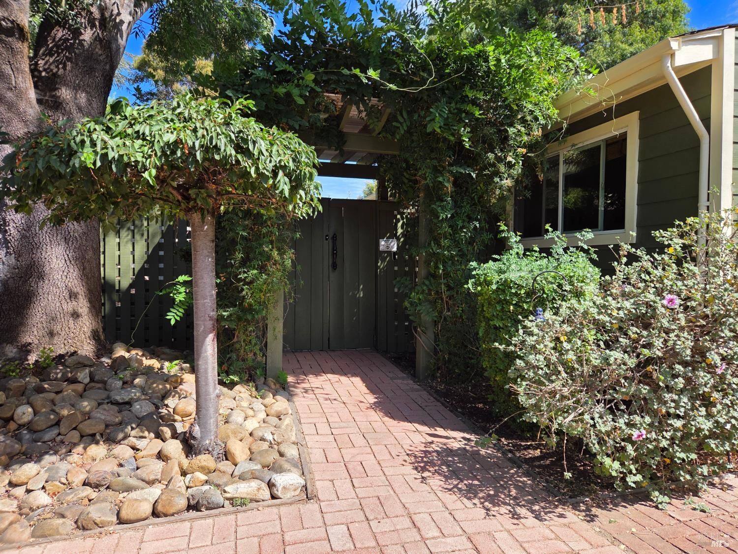 Property Photo:  718 Pueblo Avenue 7  CA 94558 