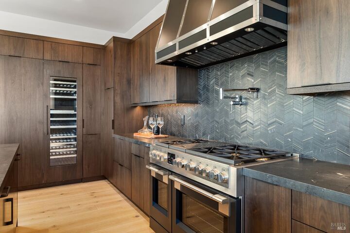 Property Photo: 2156 Wedgewood Way CA 95404
