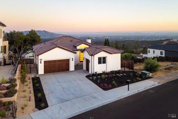 Property Photo: 2156 Wedgewood Way CA 95404