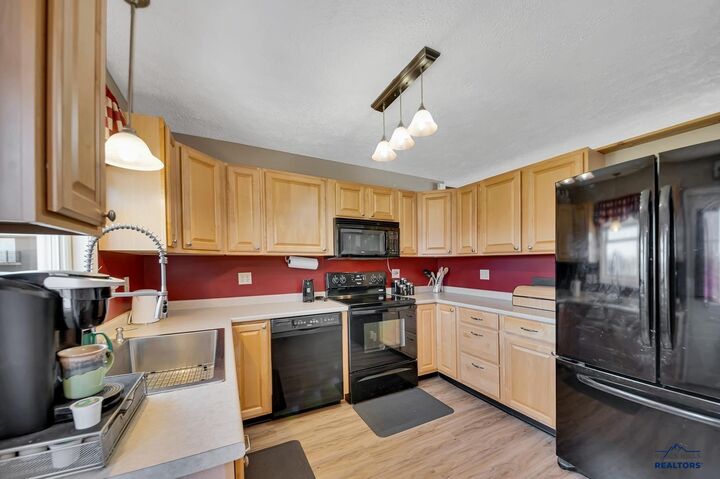 Property Photo: 9310 Astoria Ln SD 57718