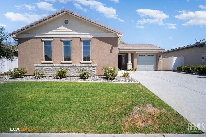 Property Photo:  14706 Pemberley Passage Avenue  CA 93311 