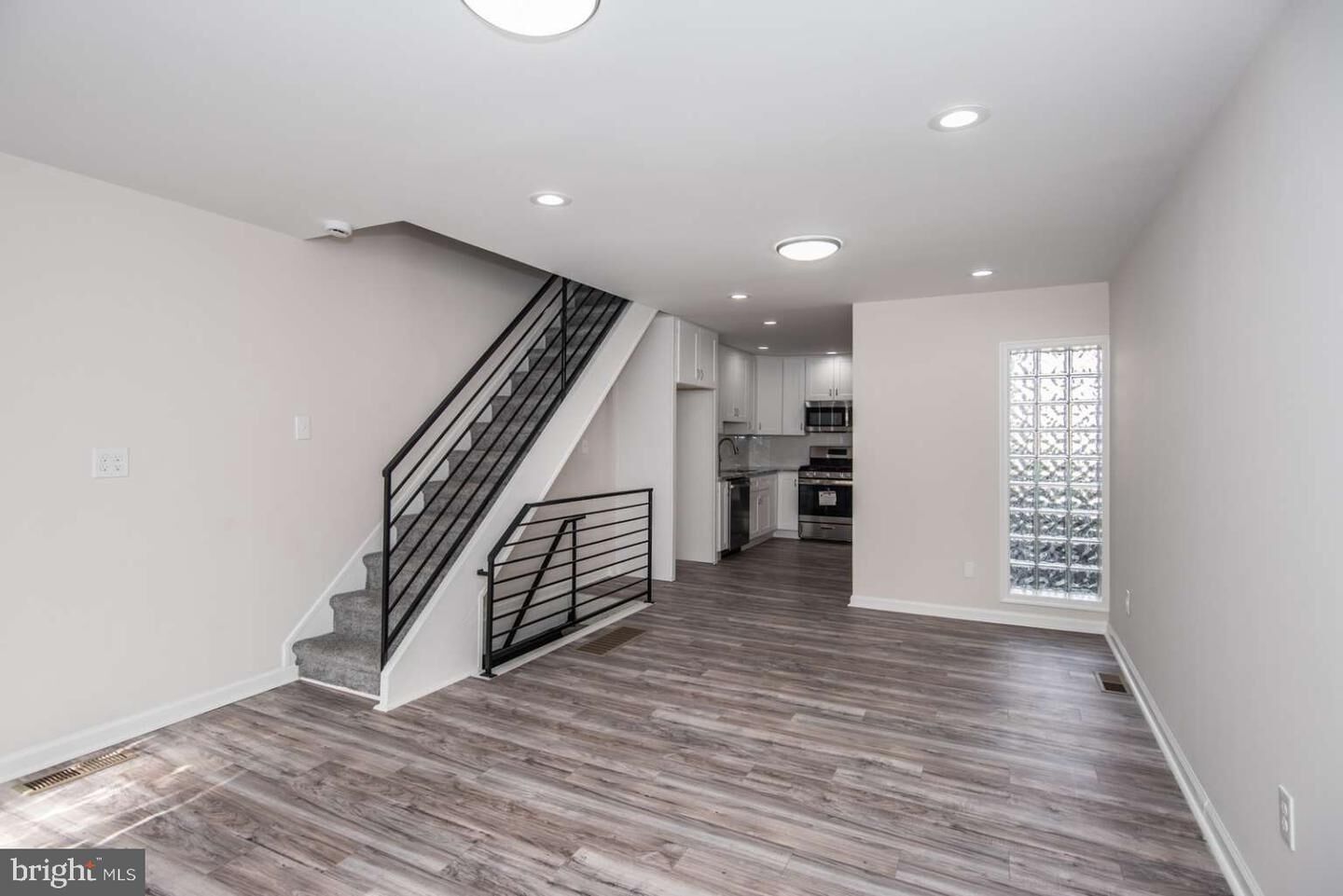 Property Photo:  2634 S 2nd Street  PA 19148 