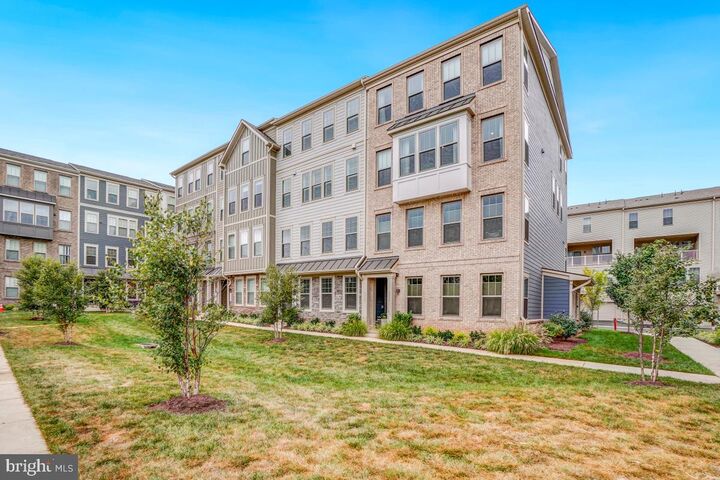 Property Photo: 408 Pullman Place B VA 20111