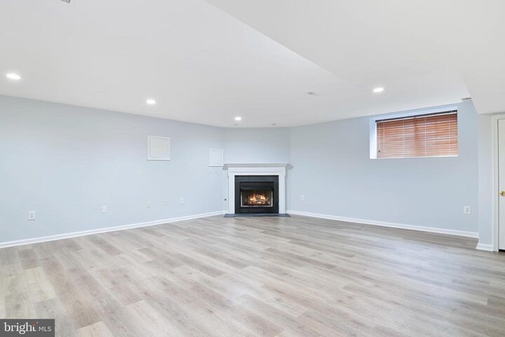 Property Photo: 33 Chimney Court NJ 08879