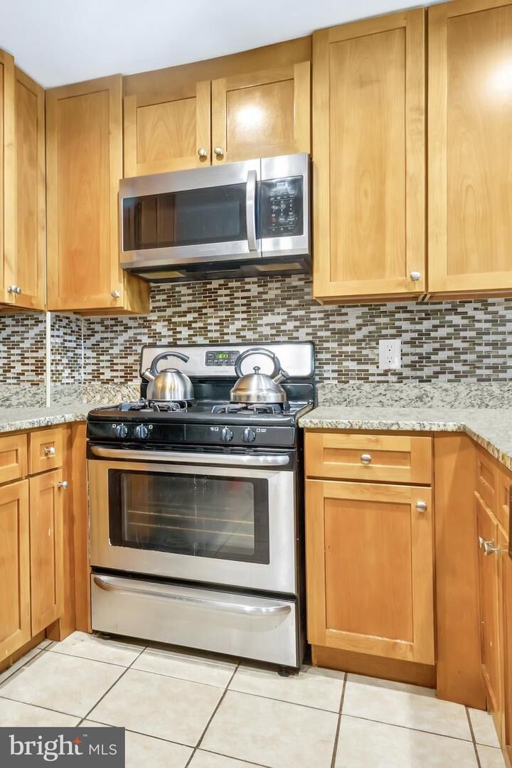 Property Photo: 4900 Schuyler Drive VA 22003