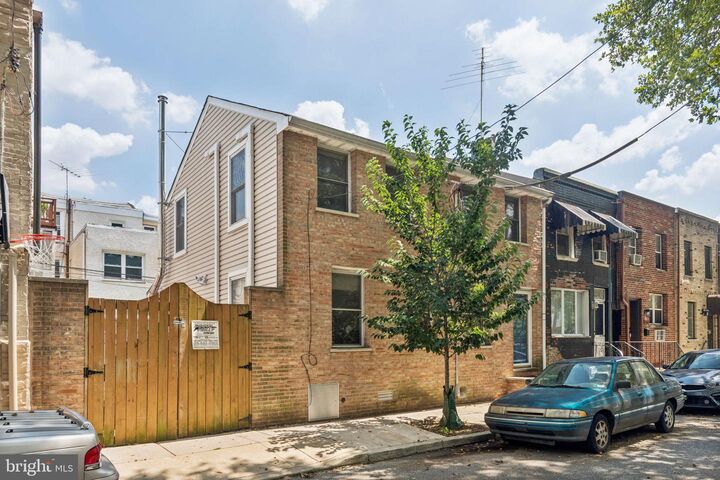 Property Photo:  1229 S Marshall Street 33  PA 19147 