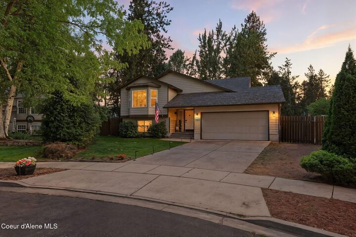 102 S Riverwood Ct  Post Falls ID 83854 photo