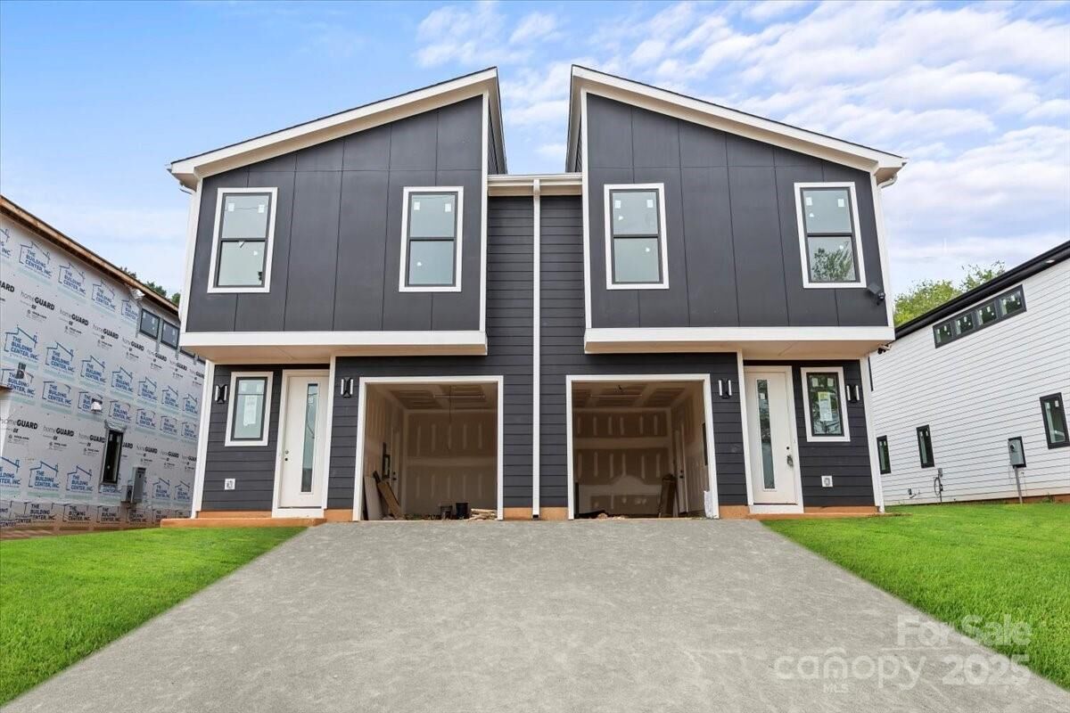 Property Photo: 2514 Elmin Street NC 28208