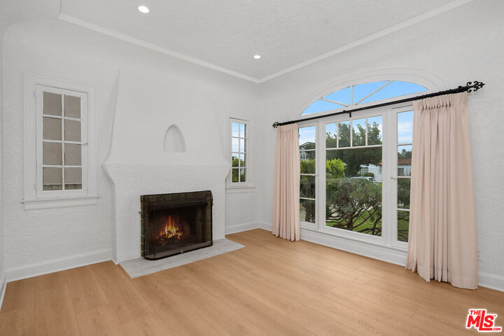 Property Photo:  827 23rd St  CA 90403 