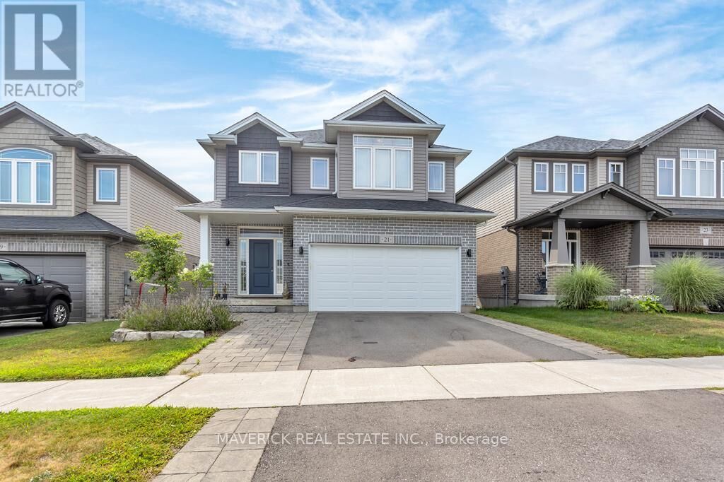 Property Photo: 21 Chamberlain Avenue ON N5C 0C6