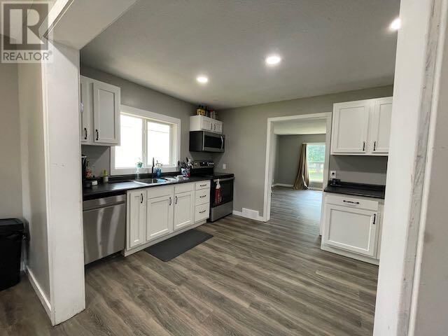 Property Photo:  211 St. Charles St  ON P8N 1L9 