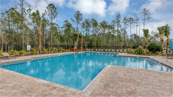 Property Photo:  1295 Sand Trap Court  FL 32124 