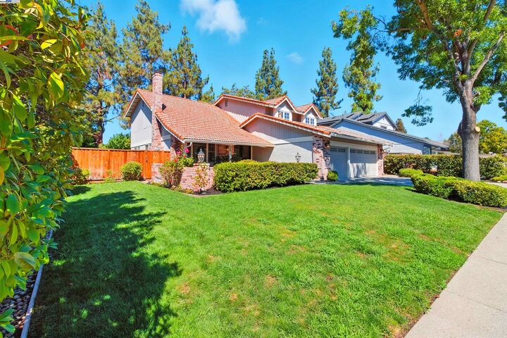 Property Photo:  2673 Velvet Way  CA 94596 