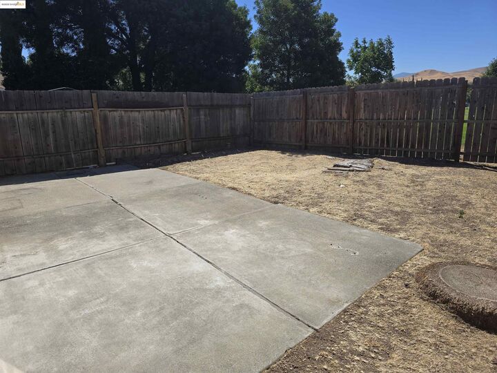 Property Photo: 164 E Trident Drive CA 94565