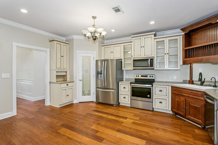 Property Photo:  6033 Dorchester Place  FL 32536 