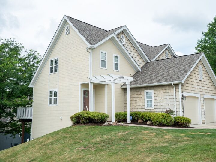 Property Photo:  5044 E Oakridge Circle 702  PA 16509 
