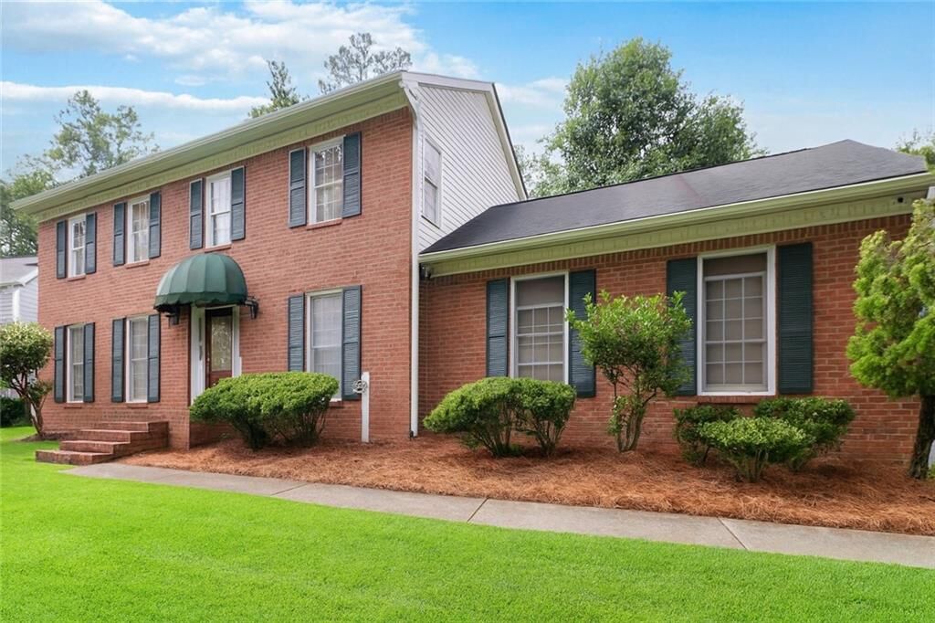 Property Photo: 1482 Oak Springs Drive GA 30066