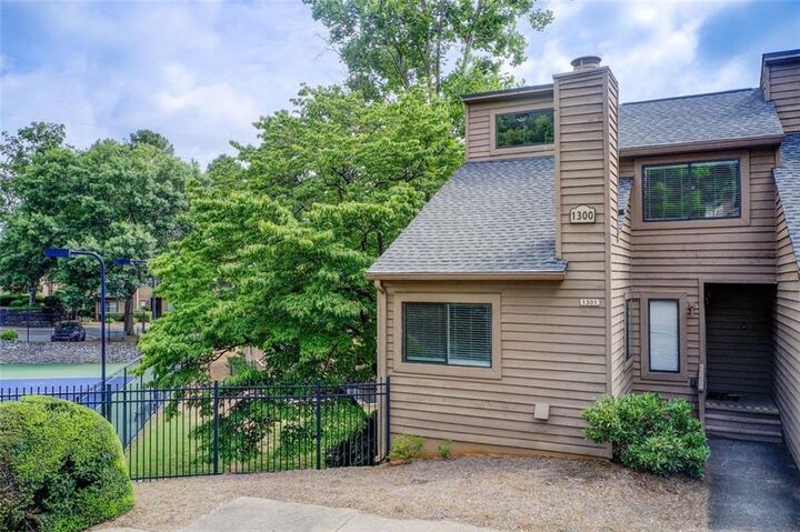 1301 Parkaire Crossing  Marietta GA 30068 photo