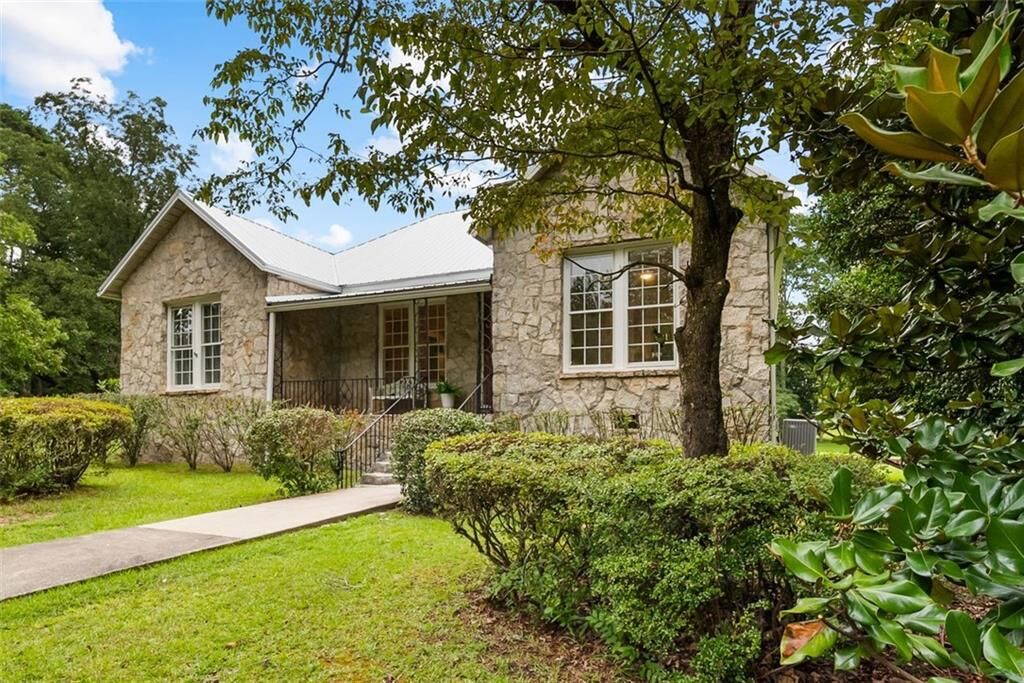 Property Photo:  1206 Wesley Street  GA 30054 