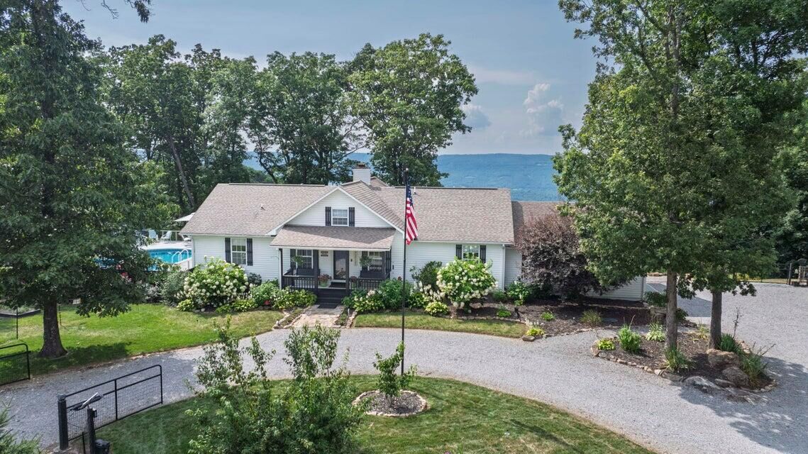 Property Photo:  1169 Porch Rock Road  TN 37367 