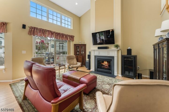 Property Photo:  5 Stable Ln  NJ 08822 