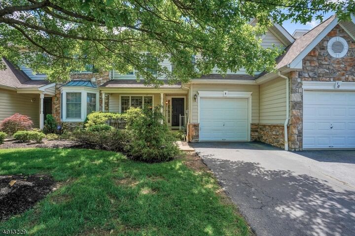 Property Photo: 8 Hancock Ct NJ 07920