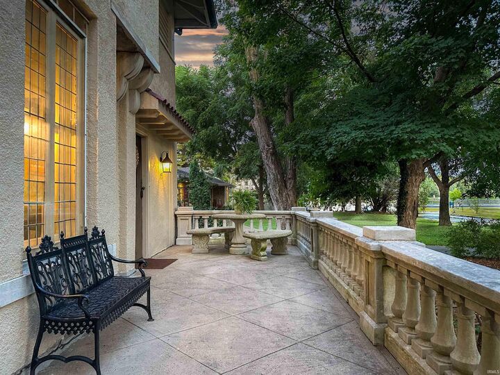 Property Photo:  808 Sunset Avenue  IN 47713 